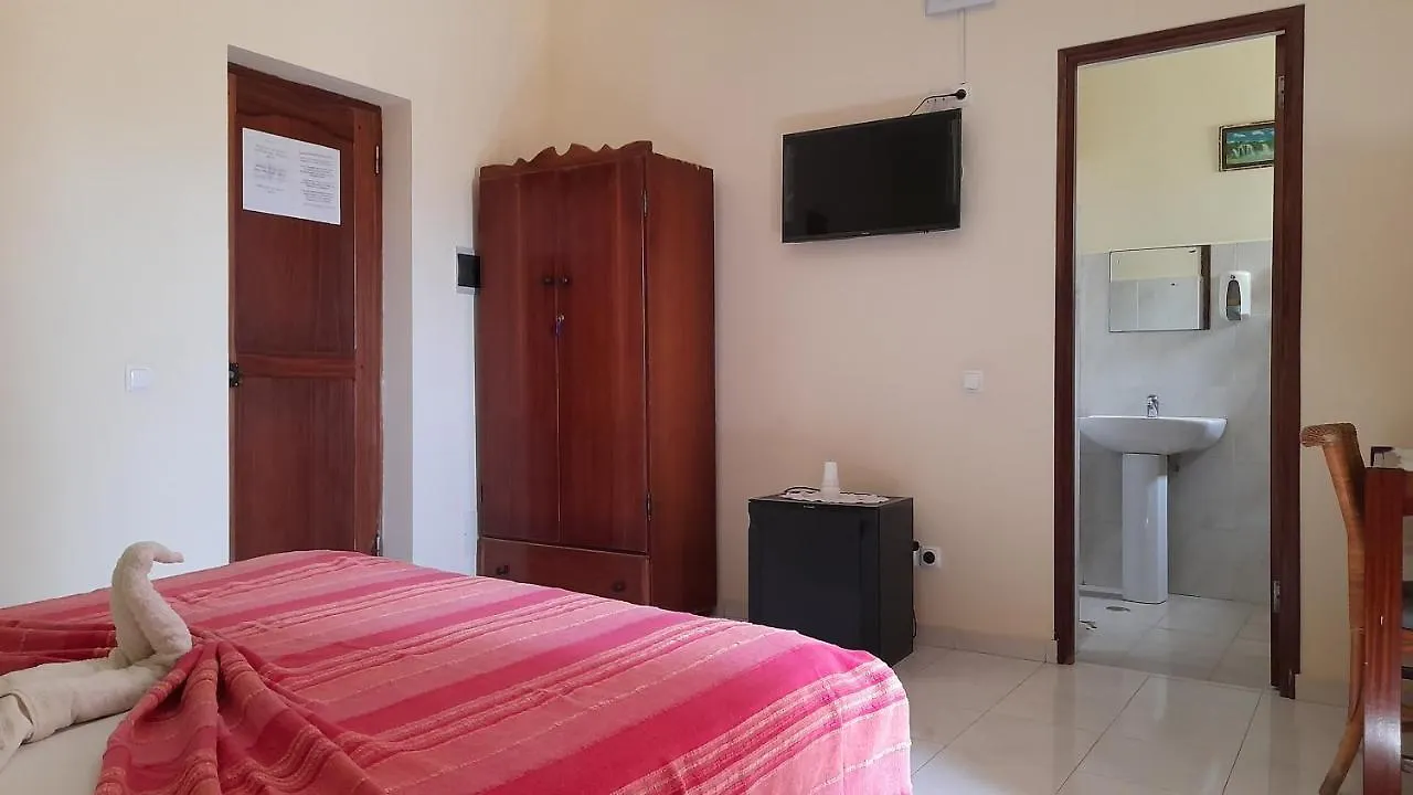לינה וארוחת בוקר סאל ריי Residencial Rosa Criola
